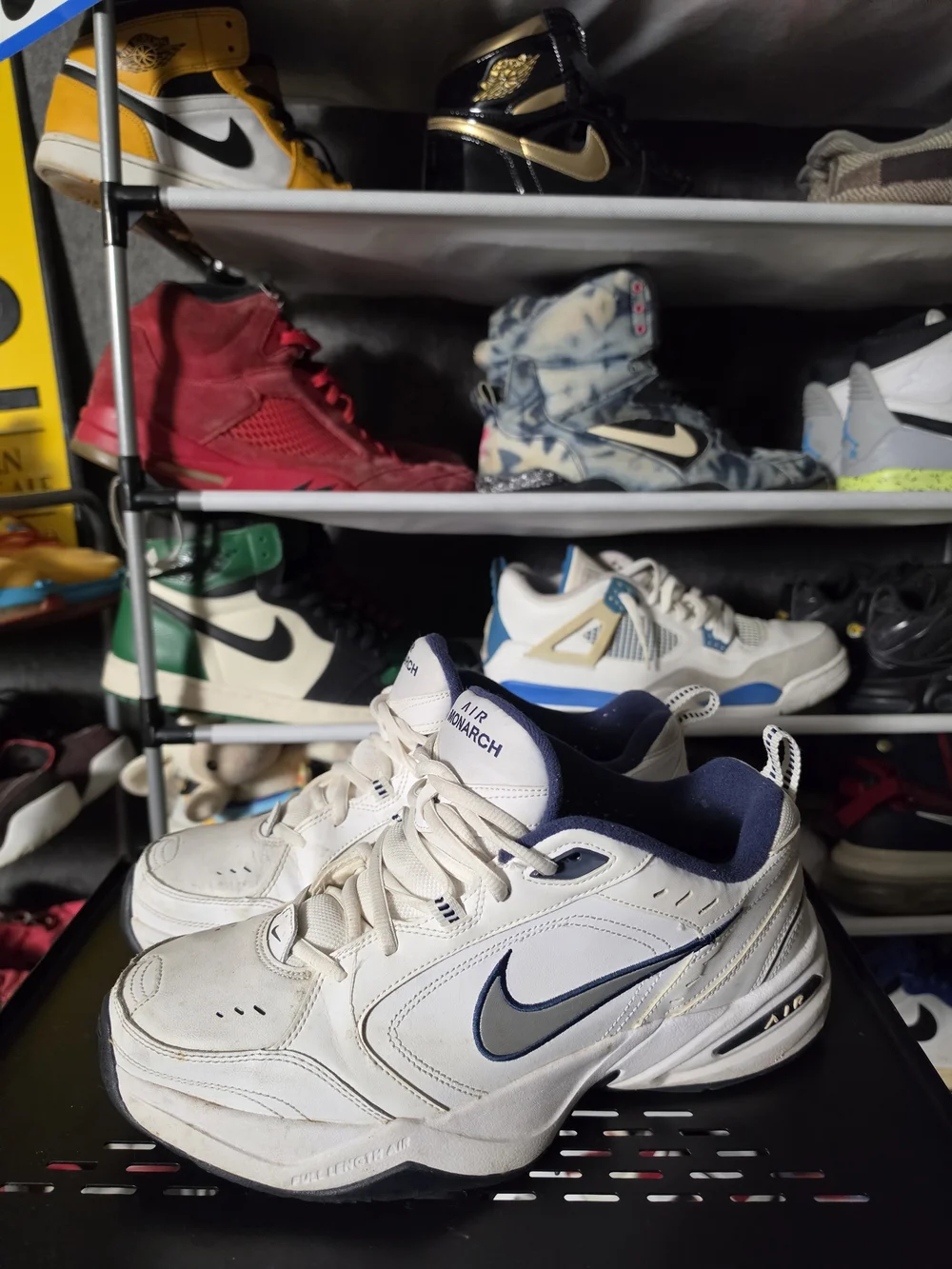 🔥 Nike Air Monarch Men's Size 11 White and Navy Air Athletic Sneakers